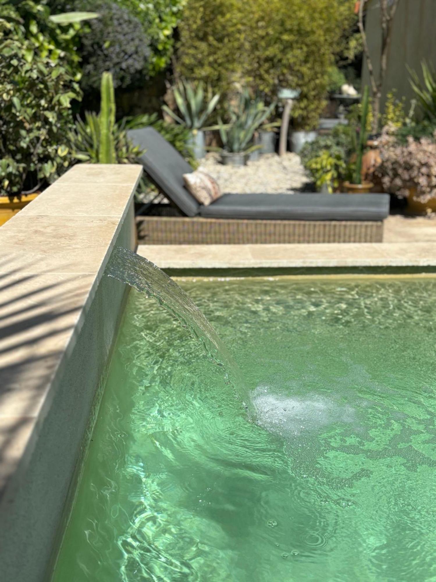 un petit coin de paradis avec piscine et parking Villeneuve-lès-Avignon Extérieur photo
